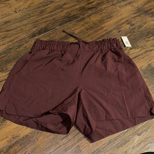 stretchtech maroon active shorts